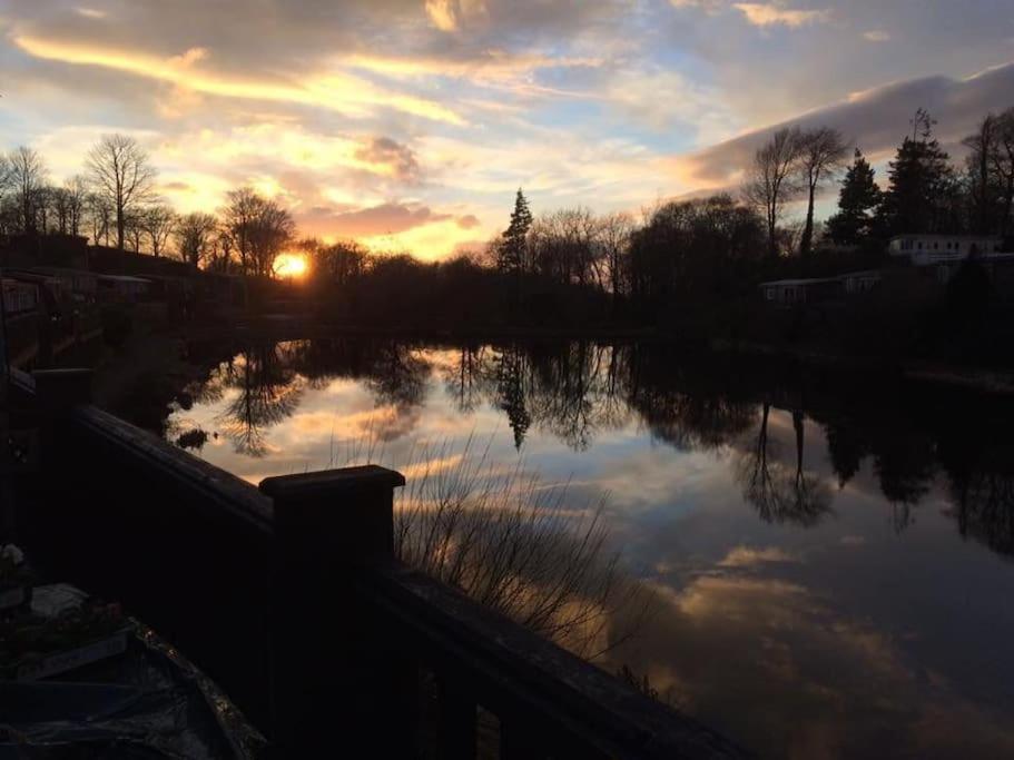 Stunning 3 Bed Riverside Cabin In Snowdonia Caeathro Dış mekan fotoğraf