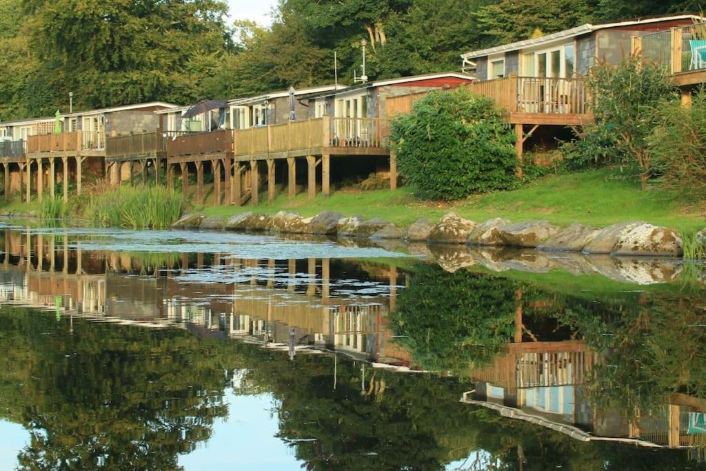 Stunning 3 Bed Riverside Cabin In Snowdonia Caeathro Dış mekan fotoğraf
