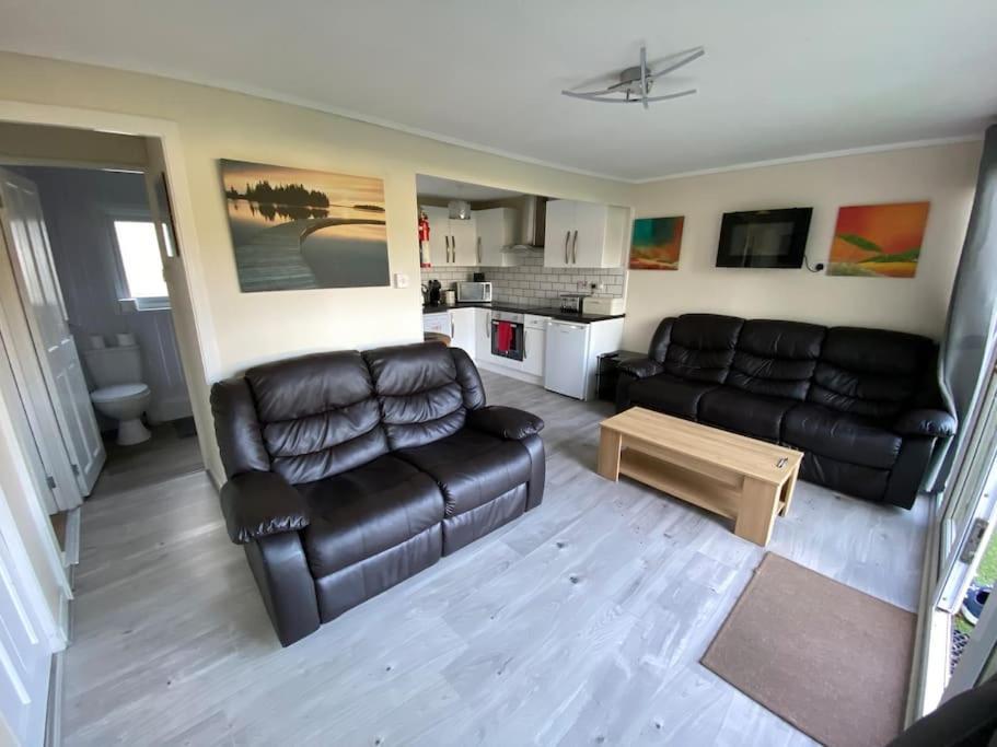 Stunning 3 Bed Riverside Cabin In Snowdonia Caeathro Dış mekan fotoğraf