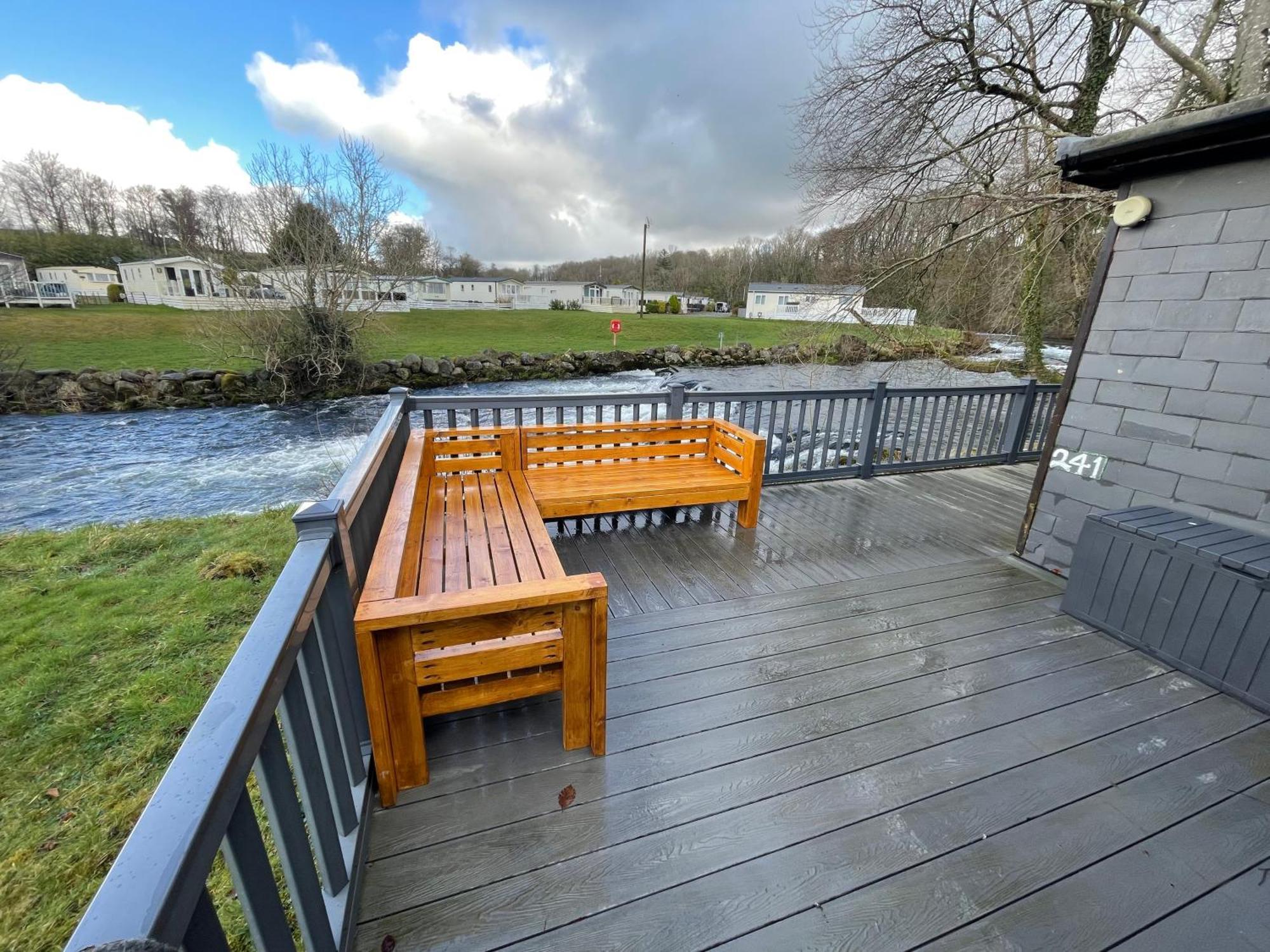 Stunning 3 Bed Riverside Cabin In Snowdonia Caeathro Dış mekan fotoğraf
